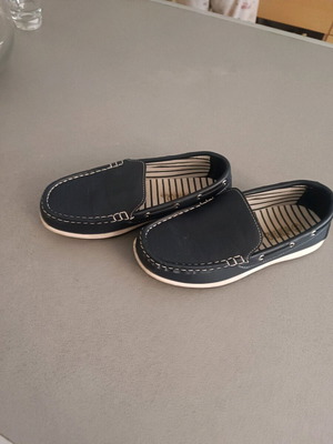 Junior children's moccasins navy blue like new, size 33