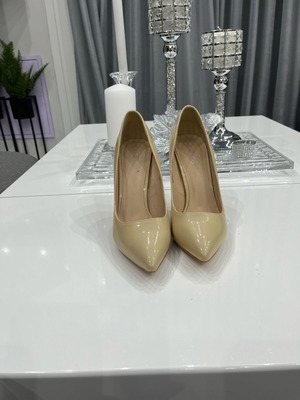 Pumps used with high heel, beige, size 38