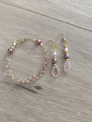 Jewelry set with pink crystal beads like new