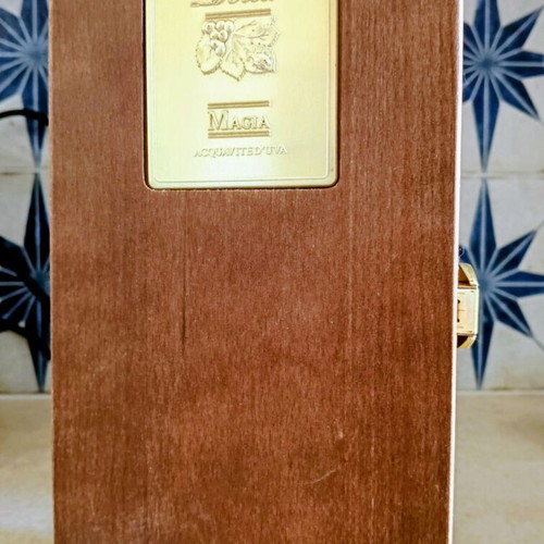 Berta Grappa Wooden Box like new with gold bronze clasp