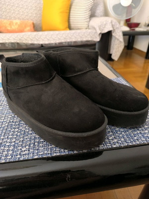 Women's suede boots size 40 like new
