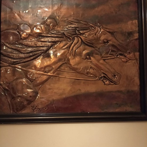 Copper painting signed by artist, two racehorses, like new