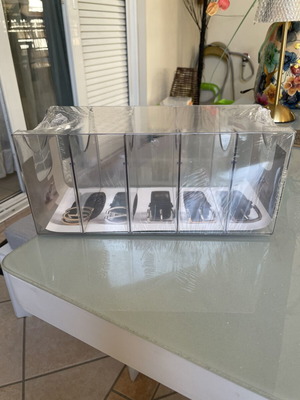 Organizer for belts with 5 compartments and removable dividers