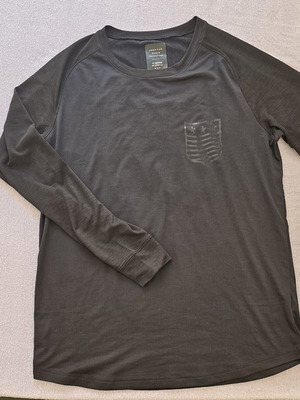 American Eagle men's shirt medium black like new breathable fabric
