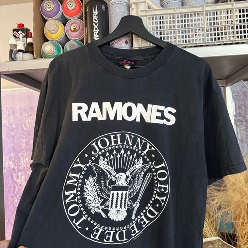 Ramones vintage Y2K merch tee shirt used, size L