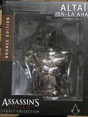 Assassin's Creed Altair bronze bust new