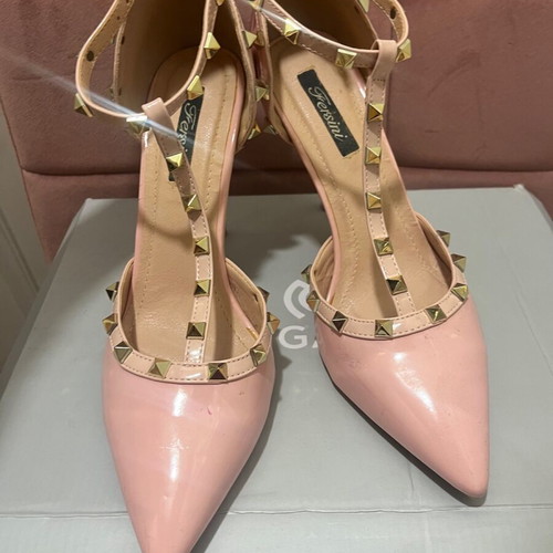 Pink pumps with studs like new size 41