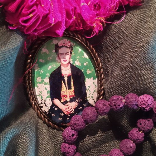 Boho ethnic handmade vintage necklace pendant with Frida Kalo portrait like new