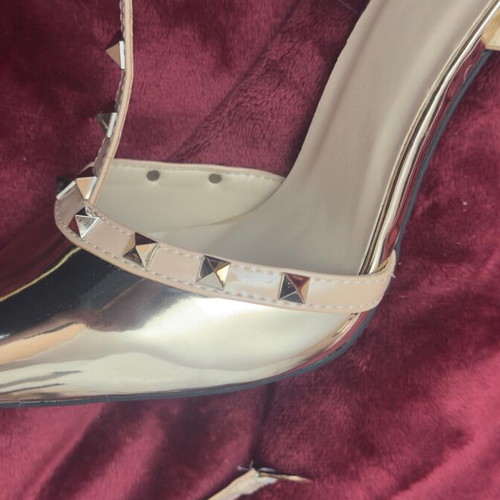 Gold high heels new with studs, size 39, satin strap