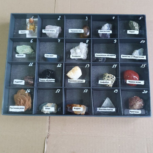Minerals collection new, 140 pieces with all magazines