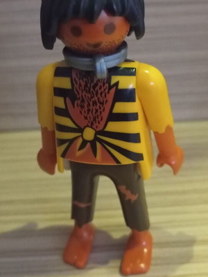 Playmobil pirate like new with rare collar
