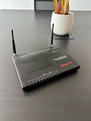 Draytek Vigor 2912n Dual-WAN VPN router used with Wi-Fi and advanced security features