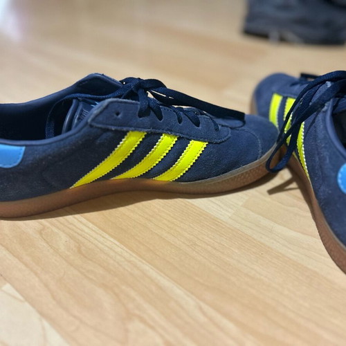 Adidas Gazelle athletic shoes like new, size 38, blue with yellow
