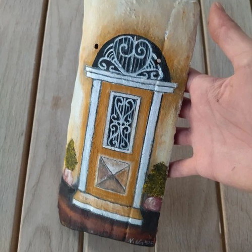 Painting on tile like new, hangs with string