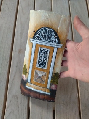 Painting on tile like new, hangs with string
