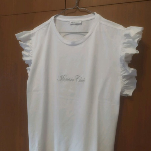 Pink Woman white t-shirt used with ruffles and embroidery, size L