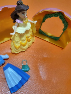 Disney Little Princess Sleeping Beauty with House and Accessories new