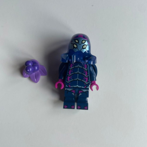 Lego CMF Alien Beetlezoid like new, col446 without base