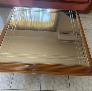 Πωλειται σετ τραπεζάκια σαλονιού