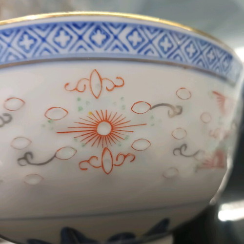 Dragon design bowl like new, decorative and functional, 20 cm