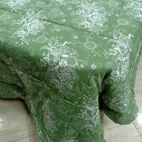 Double quilt new with 2 pillowcases, two-sided cotton satin