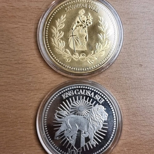 John Wick Continental replica coin set 2pcs like new, gold and silver
