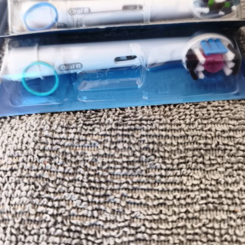 Ανταλλακτικές κεφαλές Oral B πακέτο 4 καινούργιες αχρησιμοποίητες