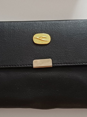 Συλλεκτικό Σετ Kuwait Airways First Class με 2 Σφραγισμένες Τράπουλες Boeing 747 σε Δερμάτινη Θήκη