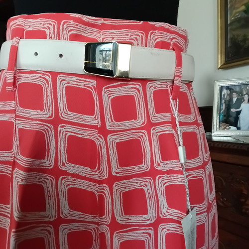 women's pants Italian brand ANNA LISA unworn, with tag. Comes with a leather belt