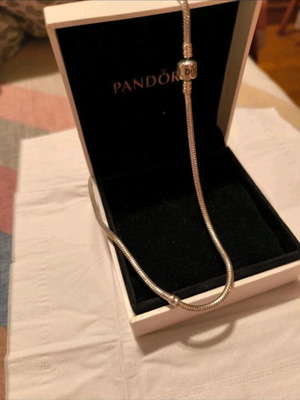 Сребърно колие Pandora като ново