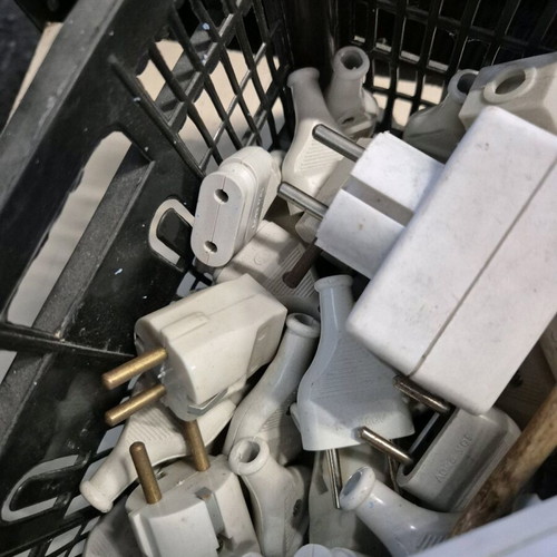 Electrical supplies like new, over 100 pieces including fuses and plugs