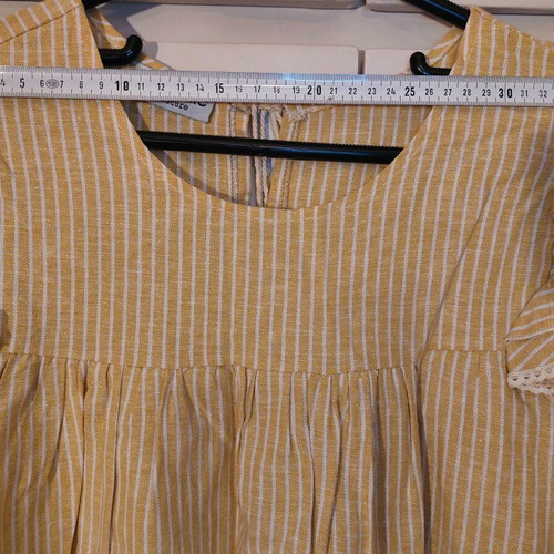 Bee Me yellow t-shirt like new, size XS/S