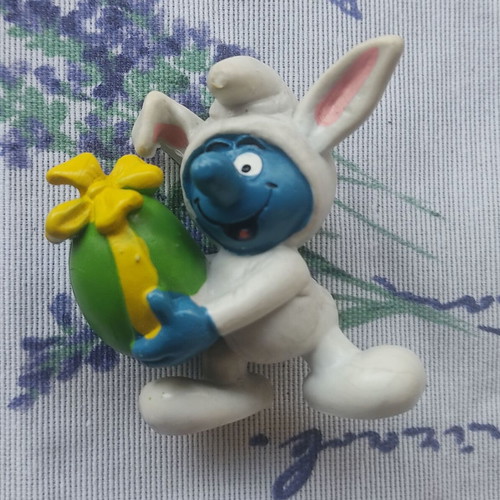 Smurf vintage figure by Peyo 1982 used, 5 cm height