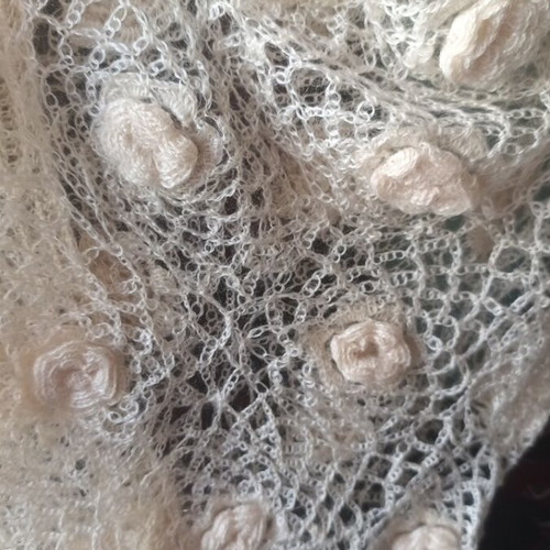 Pashmina like new beige knitted with floral details