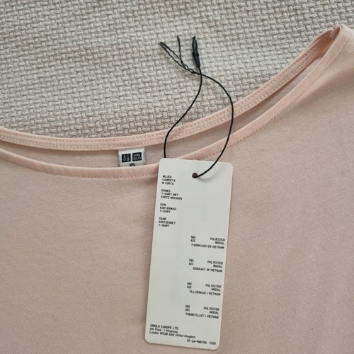 Uniqlo pale pink t-shirt XS like new