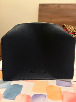 Тоалетна чанта Thierry Mugler като нова, черна