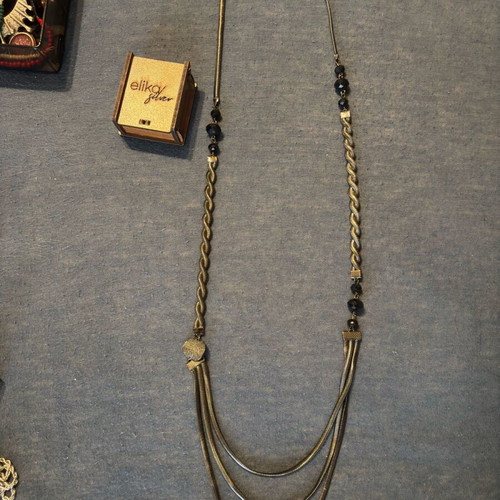 Unique silver necklace like new made of stainless steel