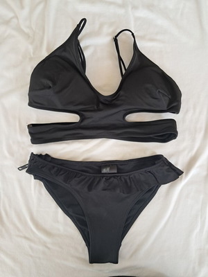 H&M Black Swimsuit XS 34 used with light chest padding