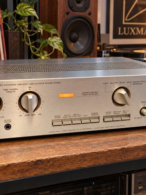 Luxman L-200 ολοκληρωμένος στερεοφωνικός ενισχυτής