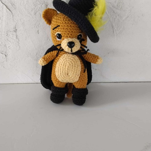 Handmade Puss in Boots cat new with black hat and cape