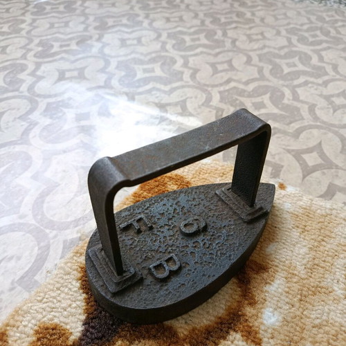 Old cast iron iron used