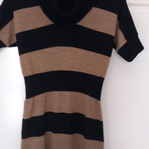 Loft dress like new, short sleeves, black and beige