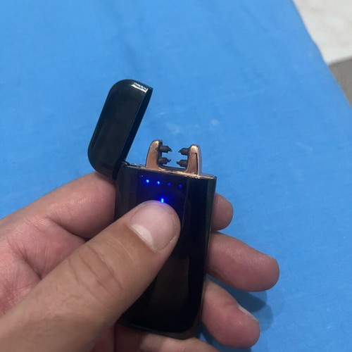Gadget Rechargeable Lighter like new, windproof with charger