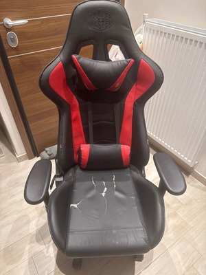 Καρέκλα gaming CoolerMaster μεταχειρισμένη, μαύρη με κόκκινες λεπτομέρειες