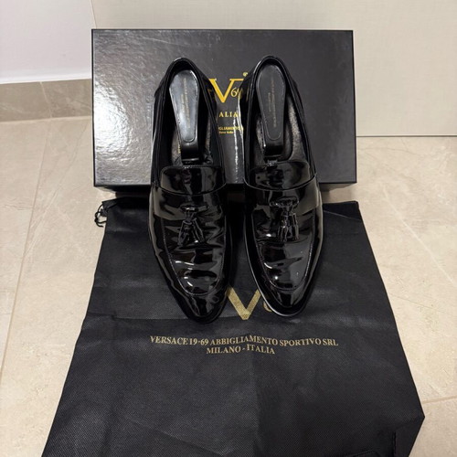 V 19.69 Italia men's black patent leather shoes with gift belt