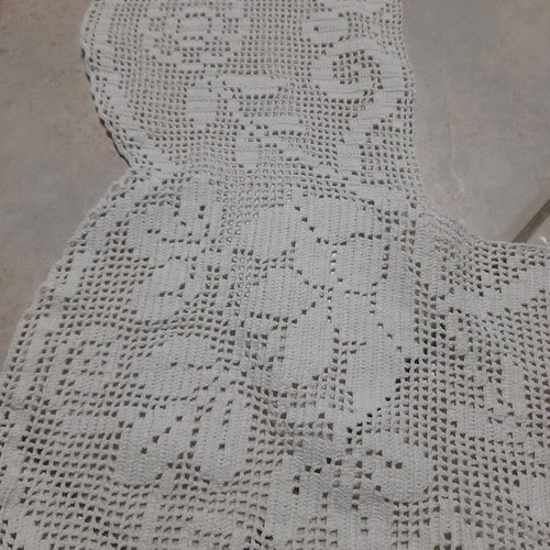 Handmade lace for tablecloth, like new, white