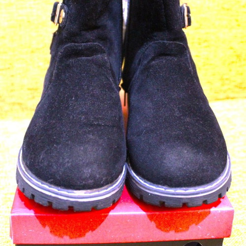 Girls' boots used, size 35, black