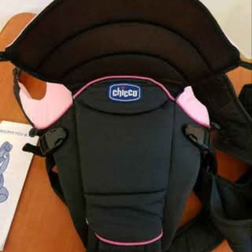 Chico You & Me baby carrier new