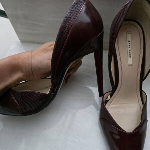 Women's shoes used, size 38, with small damage