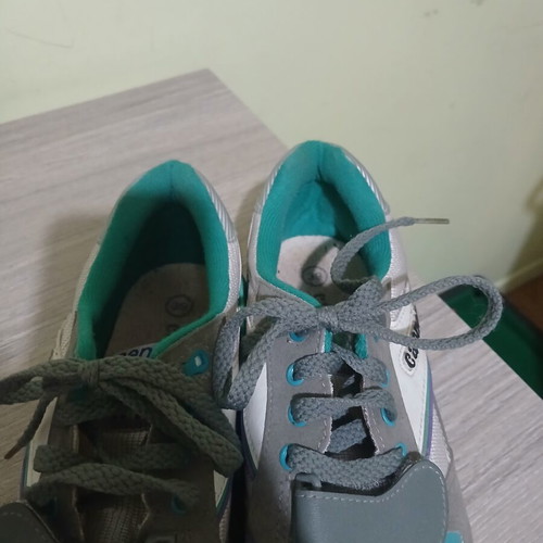 Athletic shoes used, size 39, gray